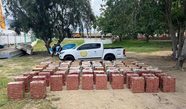 Cigarrillos il&iacute;citos se fuman a la industria formal