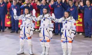 China envía al espacio a su astronauta más joven