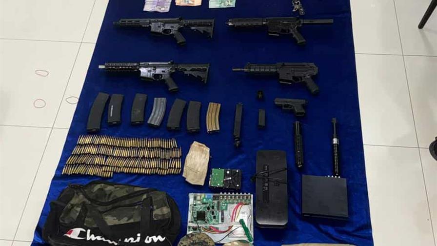 Decomisan más de 5 kilogramos de cocaína, armas y vehículos en SDE