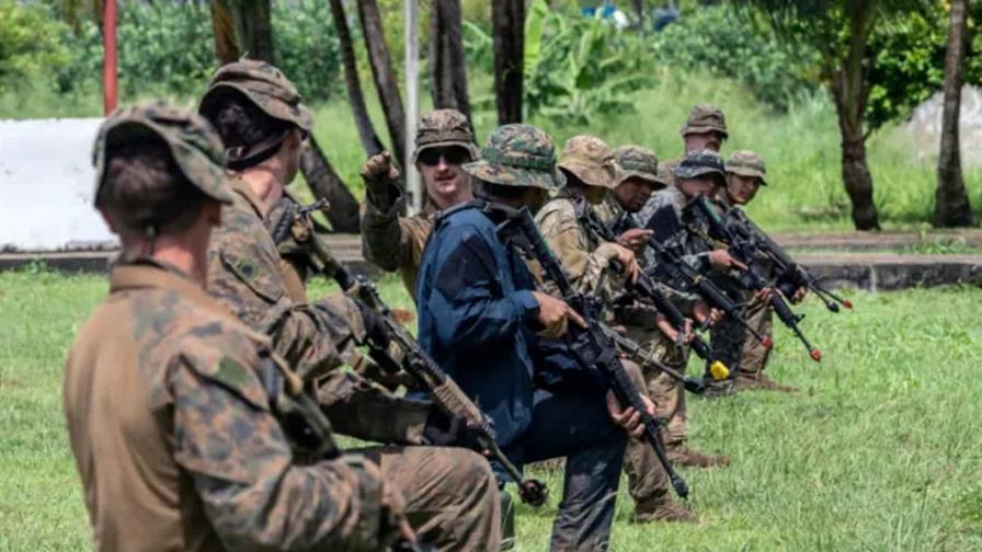 Marines de EE. UU. practican maniobras de desembarco entre creciente presión sobre Venezuela