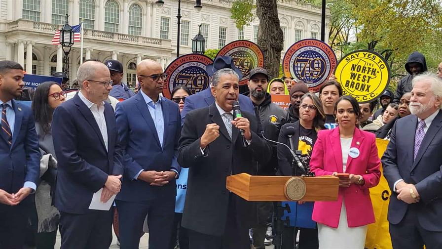 Congresista Adriano Espaillat: "El Kingsbridge Armory impulsará la economía de el Bronx" Congresista Adriano Espaillat: "El Kingsbridge Armory impulsará la economía de el Bronx"