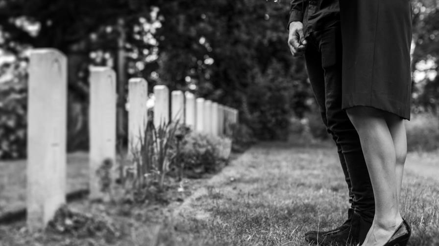 Entre el deseo del fallecido y la paz de la familia: cómo vivir las honras fúnebres