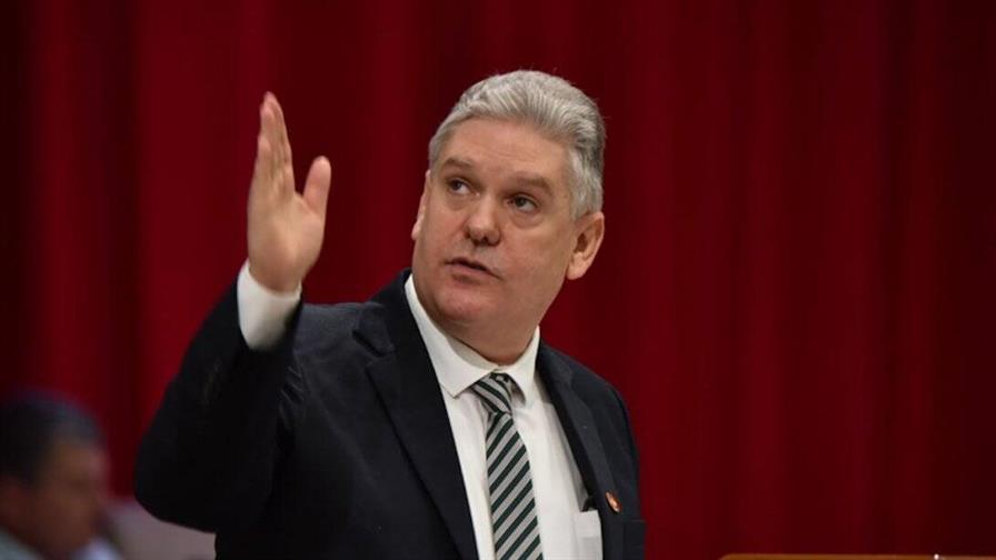 Imputan al exministro cubano Alejandro Gil por espionaje y lavado de activos