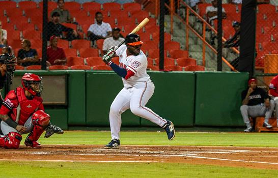 Noel y Jiménez jonronean y los Toros cortan racha al Escogido