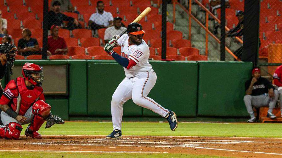 Noel y Jiménez jonronean y los Toros cortan racha al Escogido