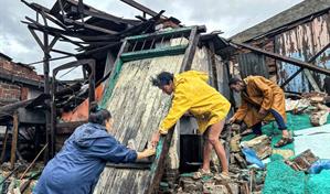 Reportan más de 1,300 derrumbes totales de viviendas en Cuba por el impacto de Melissa