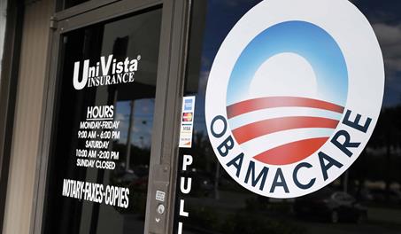 Un mill&oacute;n de latinos pueden perder su seguro m&eacute;dico en EE. UU. si desaparece Obamacare