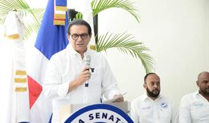 Senador Daniel Rivera pide actualizar drenajes en Santiago tras recientes inundaciones