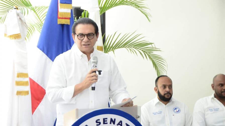 Senador Daniel Rivera pide actualizar drenajes en Santiago tras recientes inundaciones