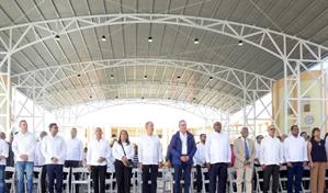 Presidente Abinader inaugura techado multiuso en la UASD San Francisco de Macorís