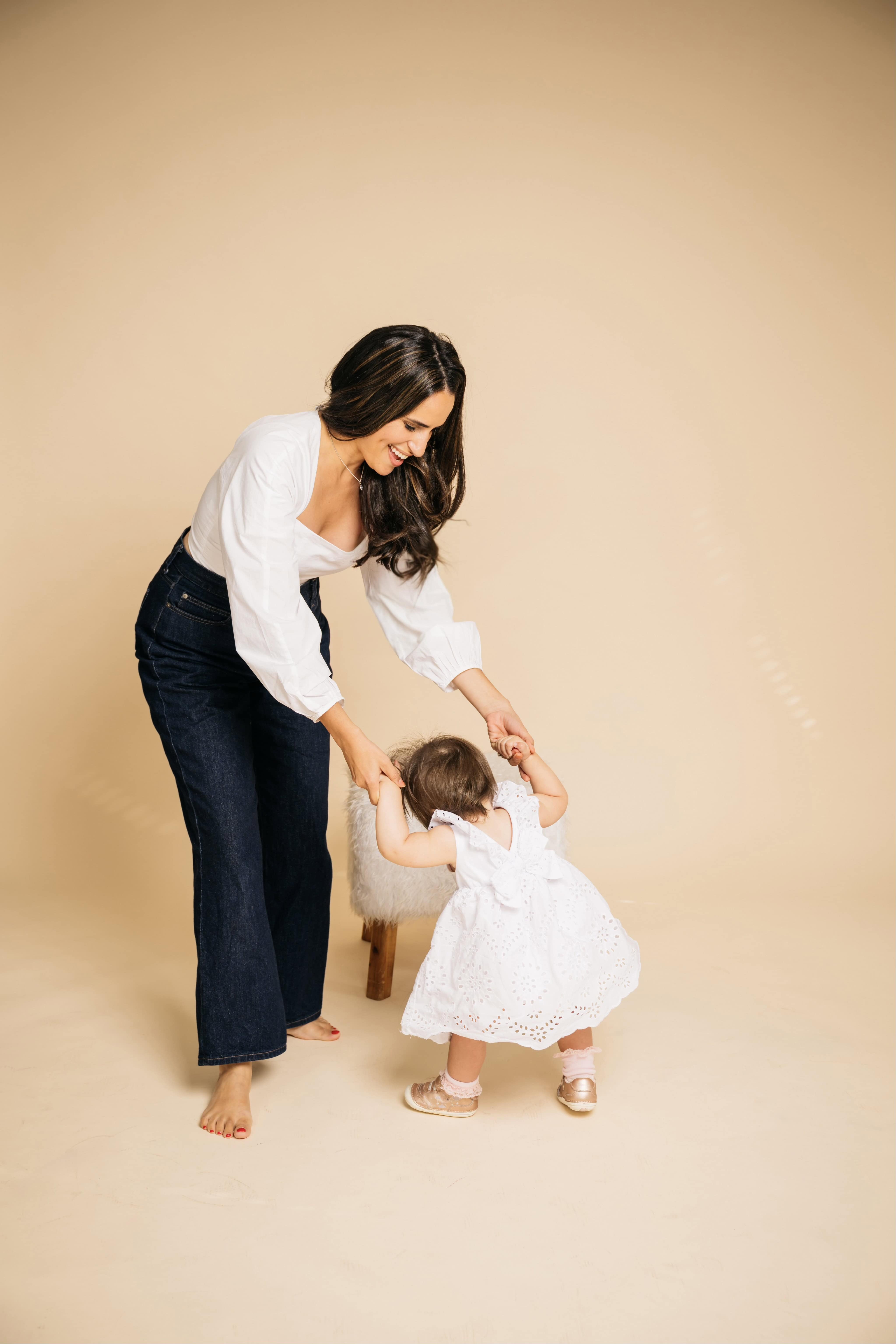 La periodista Mercedes Sánchez y su hija.