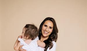 Periodista dominicana Mercedes Sánchez lanza plataforma para madres primerizas después de los 40