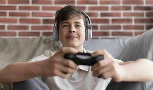 ¿Qué hacer cuando mi hijo no quiere salir porque está enganchado a los videojuegos?