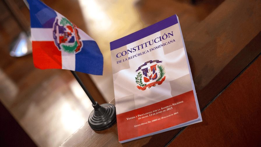 La Constitución dominicana: logros, deudas y desafíos quince años después La Constitución dominicana: logros, deudas y desafíos quince años después