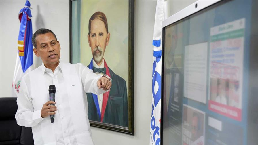 Guido Gómez acusa a partidos de oposición de difundir contenido falso durante el paso de Melissa Guido Gómez acusa a partidos de oposición de difundir contenido falso durante el paso de Melissa