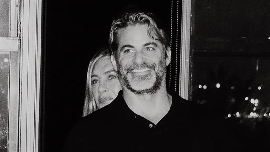 La actriz Jennifer Aniston confirma su relación con Jim Curtis en Instagram