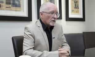 Uniones tempranas no es solo un problema de las mujeres, dice director de Plan International RD