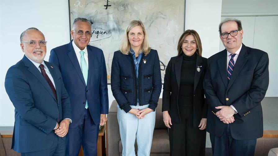 Carolina Mejía invita a presidenta del COI a Santo Domingo 2026 Carolina Mejía invita a presidenta del COI a Santo Domingo 2026