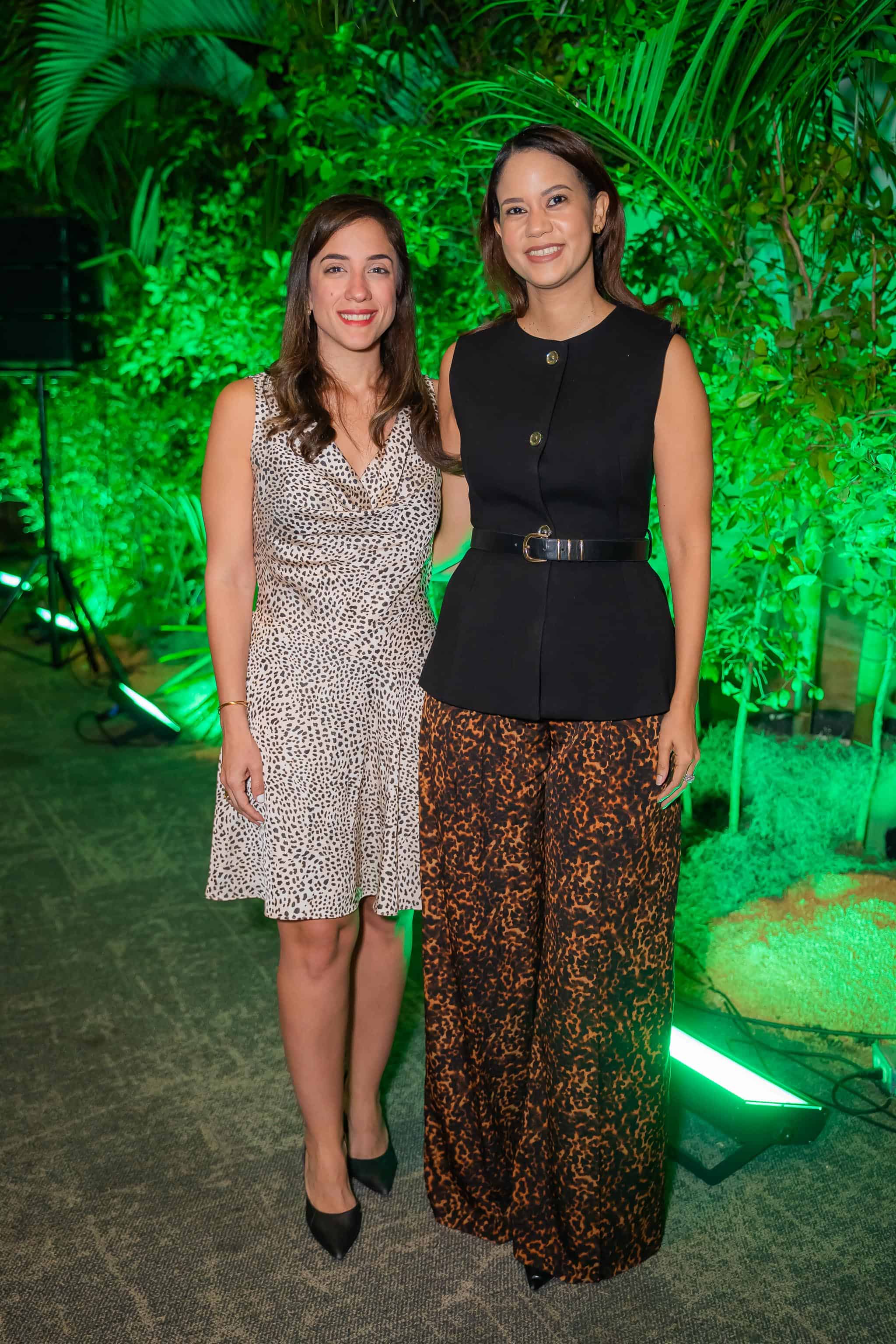 María Esperanza Haché y Sanya Conzález.