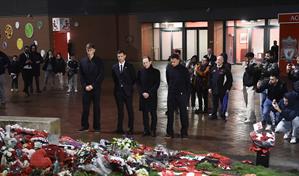 El Real Madrid homenajea a Diogo Jota con una ofrenda floral en Anfield