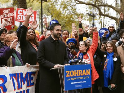 Mamdani sigue liderando intención de voto en Nueva York