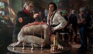 Guillermo del Toro presenta su más reciente película Frankenstein que estará en Netflix