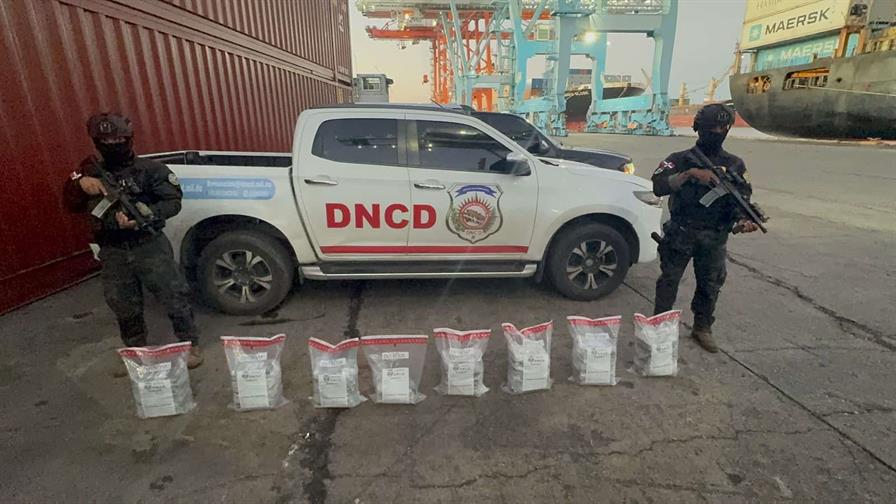 Las autoridades decomisan 37 paquetes de cocaína dentro de un buque en el Puerto de Haina