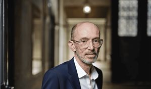 El francés Laurent Mauvignier gana el premio Goncourt por La maison vide