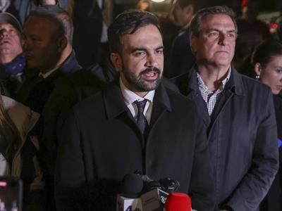 Neoyorquinos acuden a las urnas con Zohran Mamdani como favorito