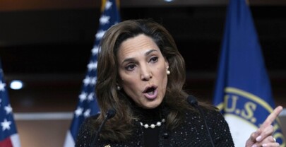 Tras baja en las encuestas, la republicana Mar&iacute;a Elvira Salazar cuestiona a Trump por pol&iacute;tica migratoria