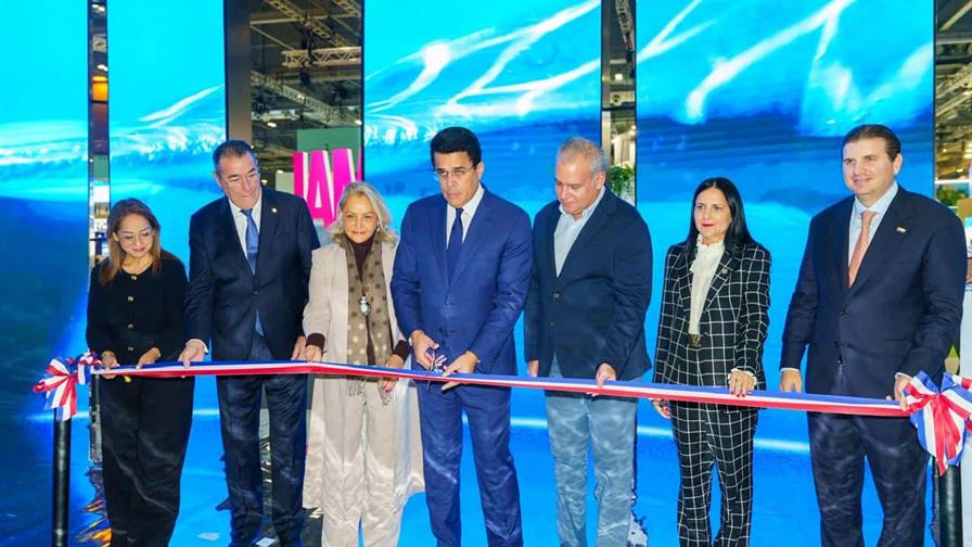 El ministro de Turismo busca que haya más vuelos desde Europa hacia la RD El ministro de Turismo busca que haya más vuelos desde Europa hacia la RD