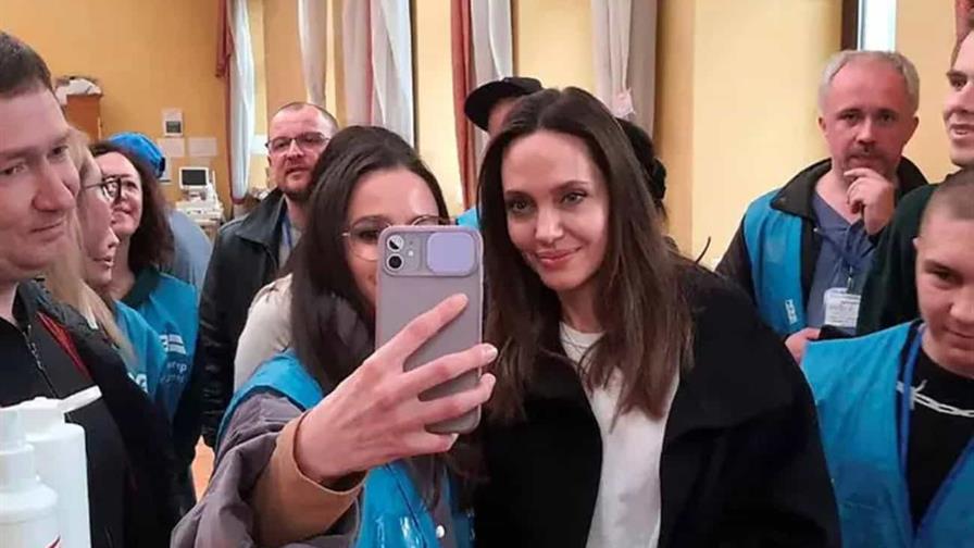 La actriz Angelina Jolie visita Jersón y recorre centros médicos en Ucrania La actriz Angelina Jolie visita Jersón y recorre centros médicos en Ucrania