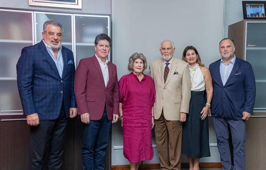 Rosalía Gómez de Caro celebra 20 años de "El arte de vivir"