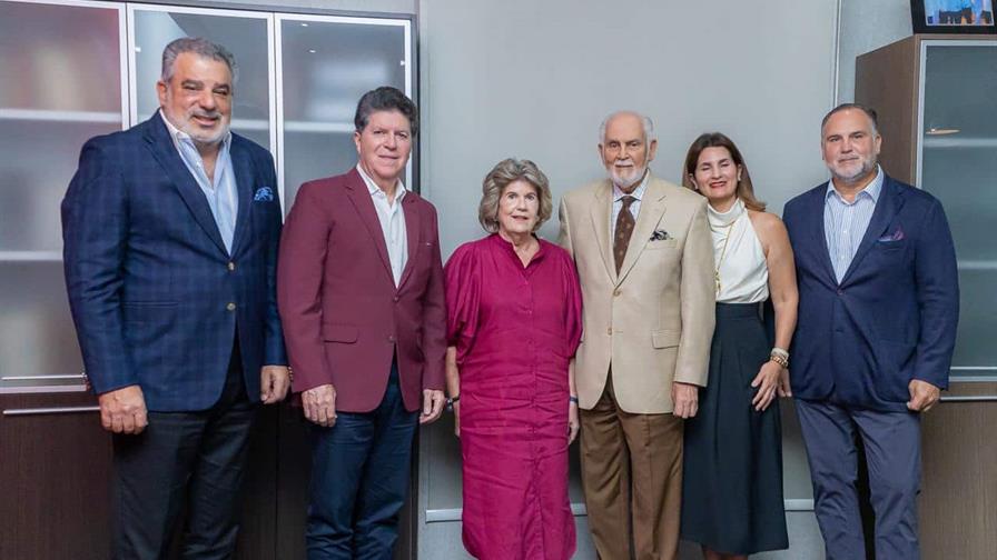 Rosalía Gómez de Caro celebra 20 años de "El arte de vivir" Rosalía Gómez de Caro celebra 20 años de "El arte de vivir"