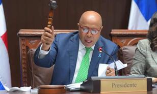 Pacheco denuncia cancelaciones en la DGII; dice benefician a "arribistas" y golpea la base del PRM