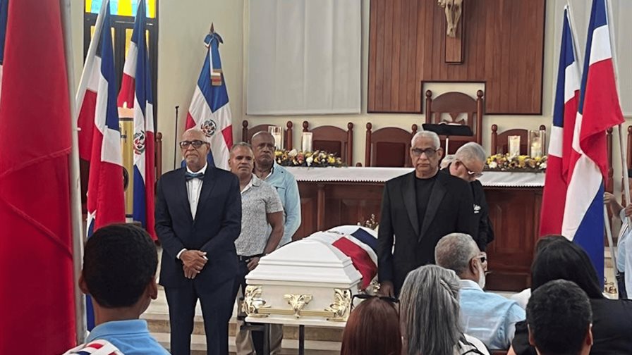 Henry Hierro: el adiós a un maestro que enseñó con el alma Henry Hierro: el adiós a un maestro que enseñó con el alma