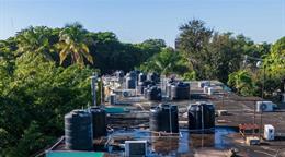 El país de los tinacos: la solución dominicana ante la falta de agua constante