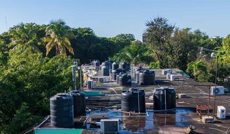 El país de los tinacos: la solución dominicana ante la falta de agua constante