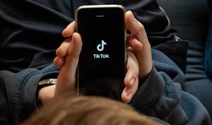 Justicia de Francia investiga a TikTok por influir a personas vulnerables al suicidio