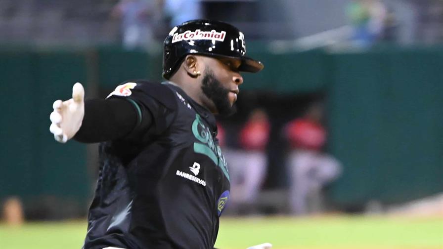 Miguel Sanó enciende la Liga Dominicana de Béisbol con su bate Miguel Sanó enciende la Liga Dominicana de Béisbol con su bate