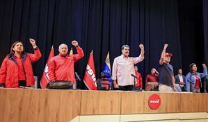 Maduro aprueba propuestas sobre la lucha armada en caso de agresión por parte de EE. UU.