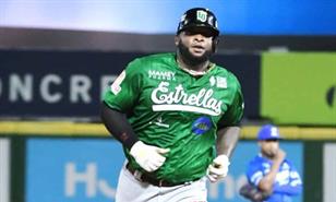 Video | Miguel Sanó se va para la calle en dos ocasiones y las Estrellas vencen a los Gigantes