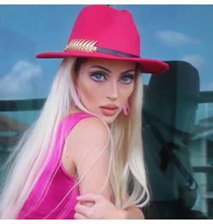 Muere influencer conocida como "Barbie humana" en misteriosas circunstancias