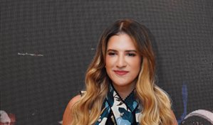 Nathalie Hazim se confiesa en su nueva balada: "Y esto, ¿a quién se lo digo?"