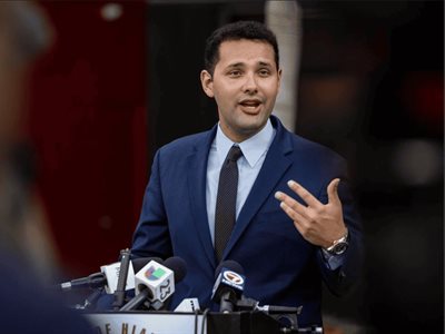 La cubana Hialeah elige a Bryan Calvo como alcalde
