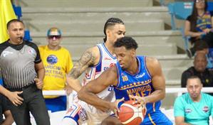 Video| Gerardo Suero lidera triunfo del Mauricio Báez ante San Lázaro