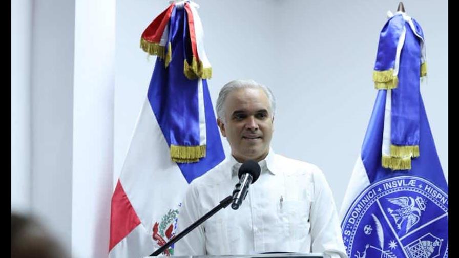 La UASD rinde homenaje a Hatuey De Camps con un aula digital La UASD rinde homenaje a Hatuey De Camps con un aula digital