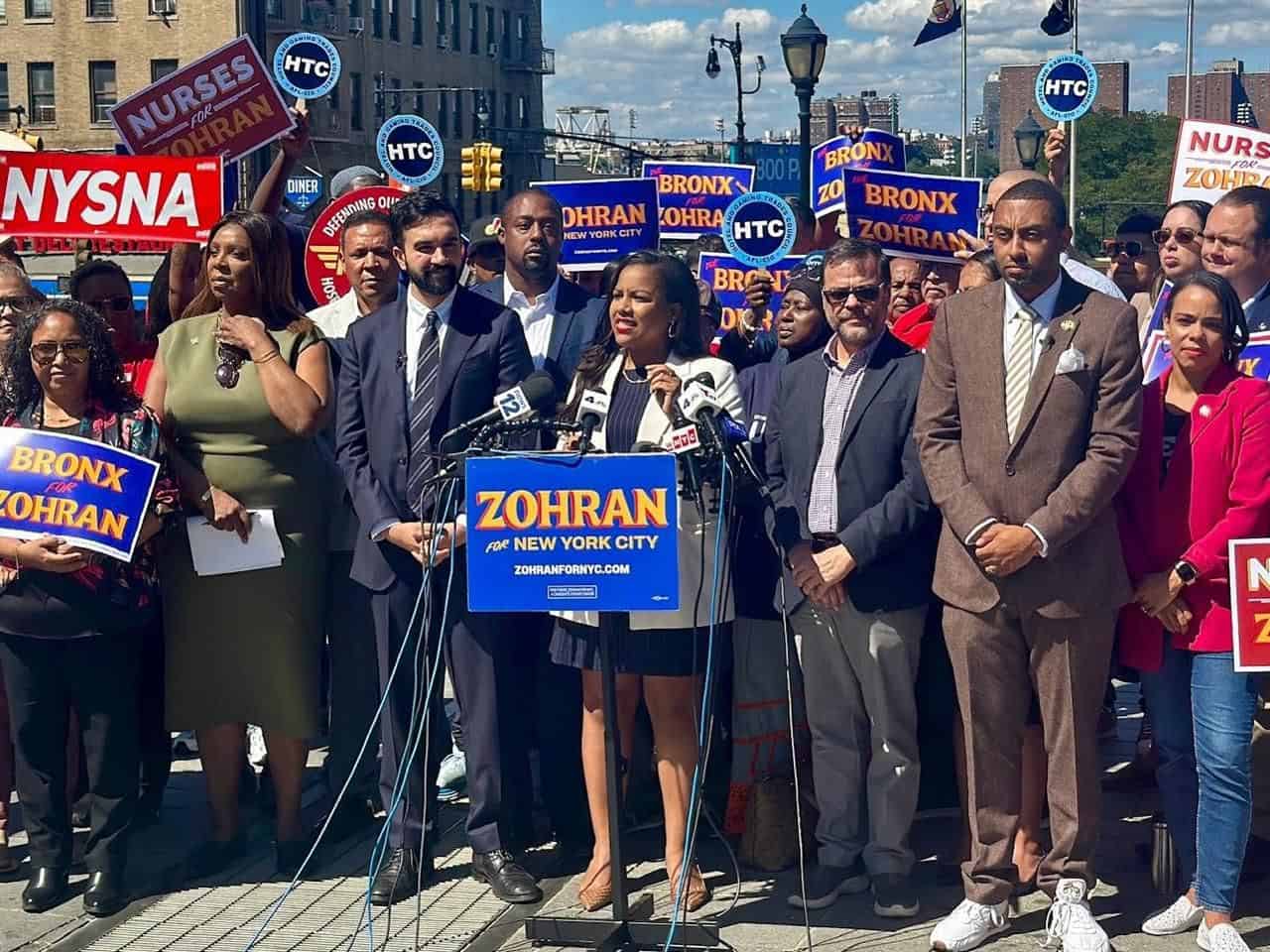 De izquierda a derecha: La fiscal general de NY, Letita James, Zohran Mamdani, Amanda Séptimo, Luis Sepúlveda y Pierina Sánchez.