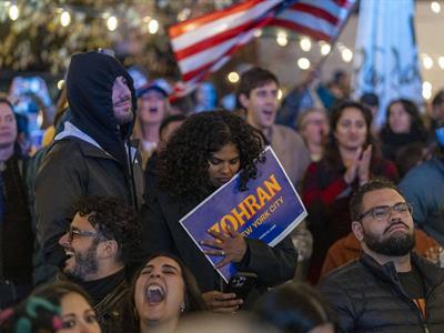 La izquierda celebra la victoria de Zohran Mamdani en Nueva York