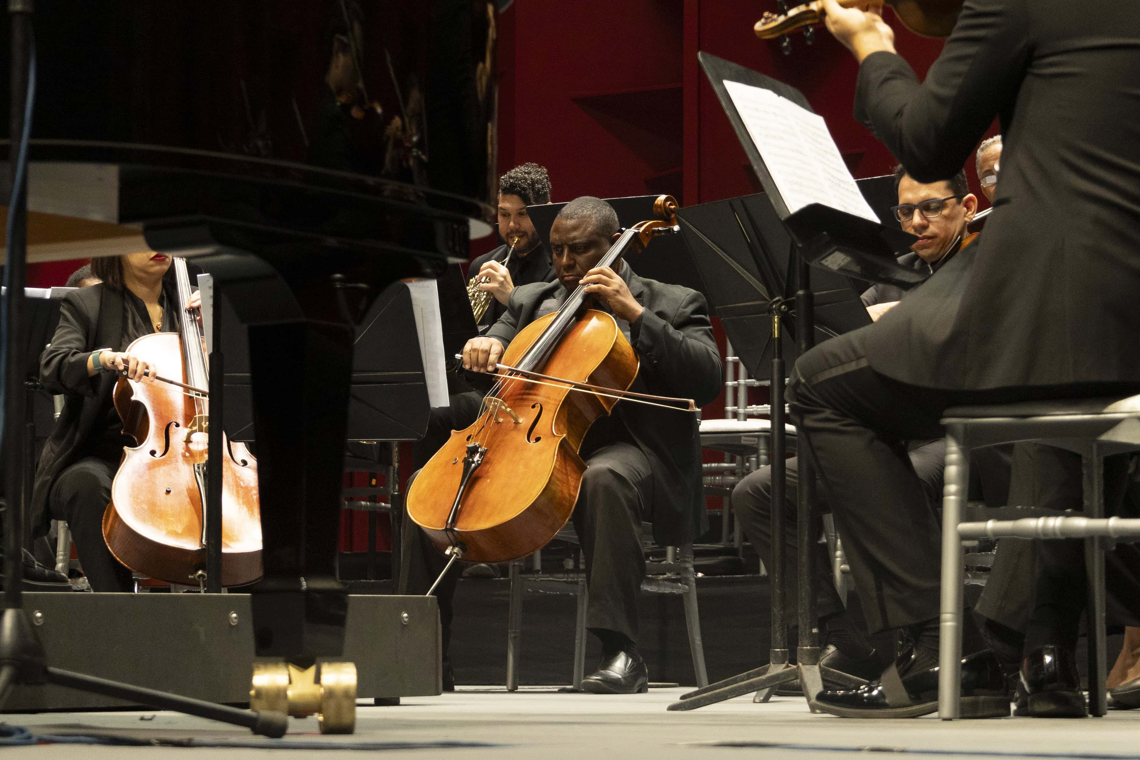Todo Mozart, bajo la batuta de Amaury Sánchez con la Orquesta Filarmónica de Santo Domingo.